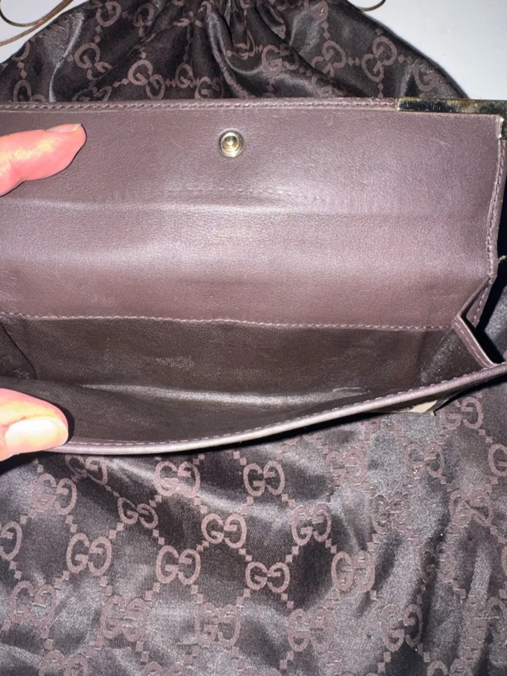 Authenticated GUCCI Brown and Beige Monogram Canvas Card Holder Hardware - Picture 9 of 16